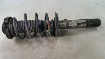 Apoio de suspensão dianteiro usado serve: 2012 Volkswagen Tiguan dianteiro grau A - Imagem 1 de 4