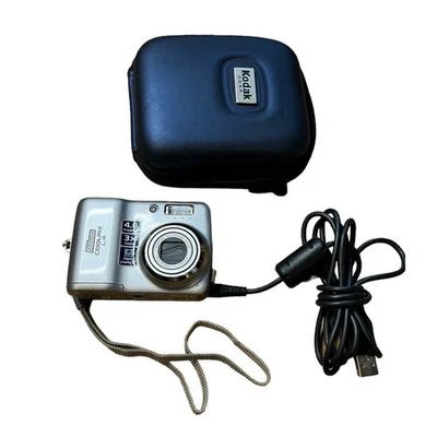 Nikon Coolpix L4 Digital Camera Bundle 4.0MP Silver 256MB memory Card Tested - Image 1 of 4