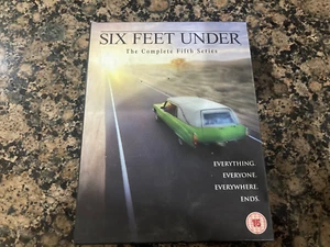 SIX FEET UNDER SEASON 5 DVD FREE SHIPPING - Foto 1 di 1