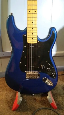 Guitarra Cort tipo S años 80 con Hot Rails Foto 1 de 4