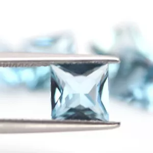 Shola Genuine 8 x 8 mm 1 Piece Natural Blue Topaz Approx. 3 Carat from Brazil - Picture 1 of 3
