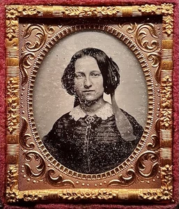 RARE 1/16 PLATE AMBROTYPE - LIKENESS OF A LOVELY YOUNG LADY - INSIDE FULL CASE - Picture 1 of 3