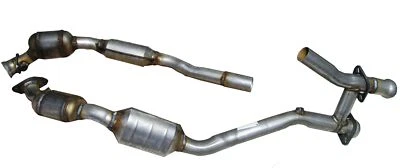 Convertidor catalítico para Ford Mustang 2003 4,6 L V8 gas SOHC GT Foto 1 de 2