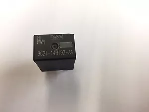 Econoline OEM New Take Off Ford Fuse box tow Relay FoMoCo 9C2T-14B192-AA - Picture 1 of 4