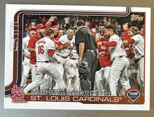 Scheda squadra 2025 Topps Serie 2 #461 St. Louis Cardinals - Foto 1 di 2