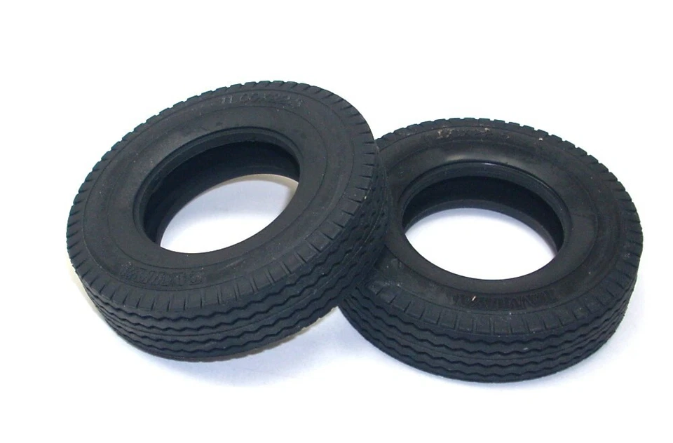 Tamiya 1:14 Ford Aeromax LKW Ersatzteil 9805456  2x Reifen 84x22 mm T8L® - Bild 1 von 1