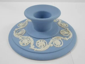 WEDGWOOD BLUE JASPERWARE CANDLE HOLDER MADE IN ENGLAND / FLORAL MOTIFS - Bild 1 von 3