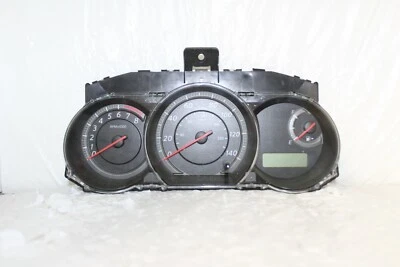 Cuadro de instrumentos velocímetro medidores del panel de instrumentos Nissan Versa 2012 61.869 millas Foto 1 de 4
