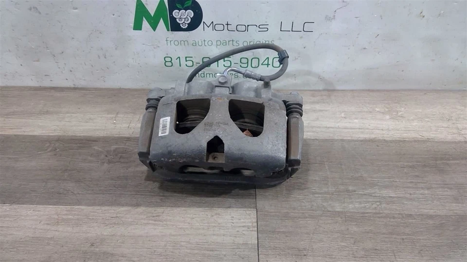 Pinza de freno de disco delantera derecha Dodge Ram 1500 2019-2021 OEM 68412552AC Foto 1 de 4