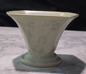 RARE ANTIQUE ROSEVILLE GREEN ART DECO CREMONA VASE W/ORIGINAL TAG - Picture 1 of 19