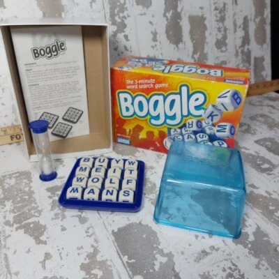 Boggle 3-Minute Word Game 1999 Parker Brothers Complete - Image 1 of 4