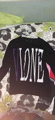 CAMISETA BÁSICA MANGA LARGA MORADA V LONE Foto 1 de 4