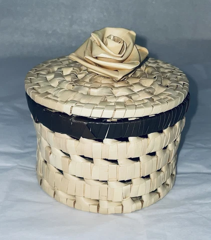 Ten Thousand Villages Woven Small Palm Leave Basket Handcrafted w. Rose Lid Cover
