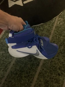 Size 7- Nike LeBron Soldier 9 TB Game Royal - Picture 1 of 7