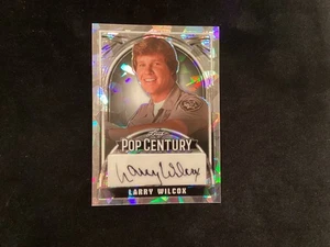 LEAF POP CENTURY LARRY WILCOX 9/10 AUTOGRAPHED CARD - Picture 1 of 2