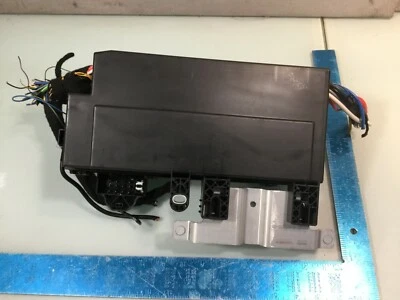 Jaguar XE 17 2017 caja de fusibles trasera bloque de conexiones OEM E P Foto 1 de 4