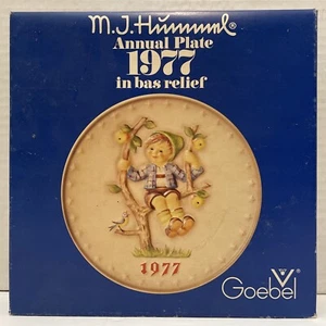 New/Open Box*M. J. Hummel GOEBEL 7.5" Annual Decorative Plate*1977*Boy w/Apples - Picture 1 of 5