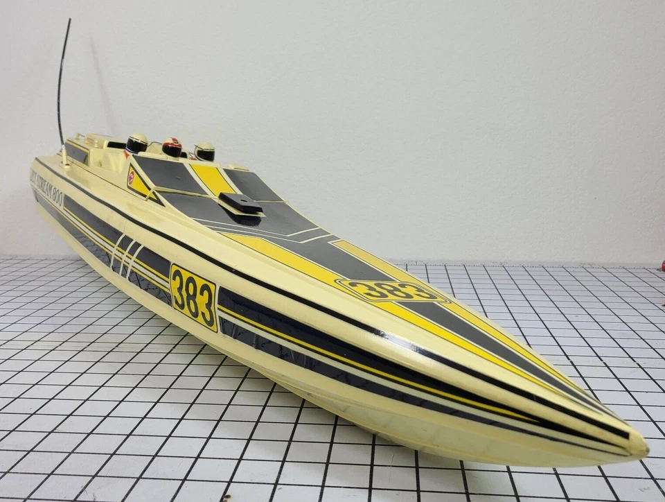 Vintage Kyosho Jet Stream 800 Remote Control Speed Boat w/Motor, Very Good Cond. - Image 1 of 4