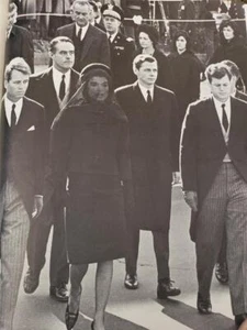 Vintage Kennedy THE TORCH IS PASSED DEATH OF A PRESIDENT HC Book AssociatedPress - Bild 1 von 1