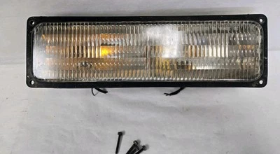 1988-98 Chevy GMC Suburban Tahoe Rt Front Turn Signal Marker Lamp OEM GM - Image 1 of 4