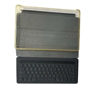 Apple Smart Keyboard Folio Case  12.9" iPad Pro 1st 2nd Gen A1636-Clear Cover - Image 1 of 4