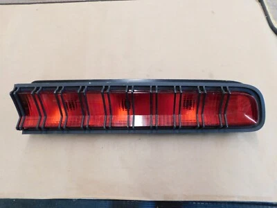 Nuevo de Lote Original Ford 1970 Mercury Cougar Eliminador Luz Trasera Lámpara Conjunto Bisel Lente Foto 1 de 4