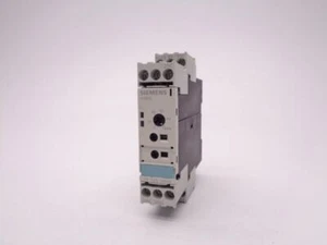 For Siemens 3RP1505-1RW30 Time Relay 24-240V - Picture 1 of 3