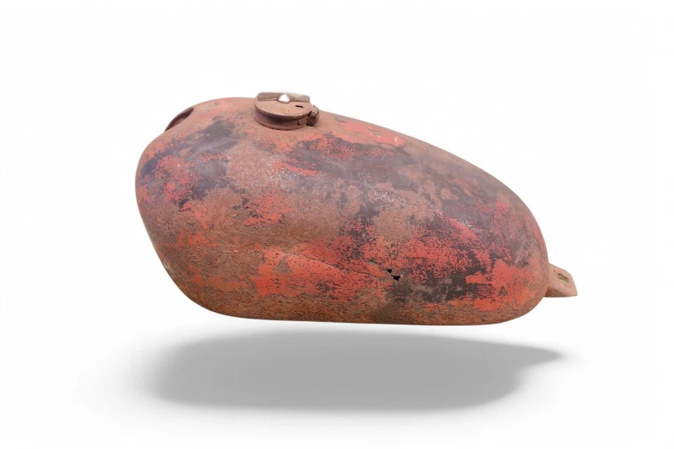 Norton Commando Roadster Combat S Model 750 750cc *RG6 P11 gas tank  - Image 1 of 4