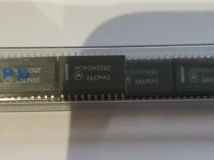 1pc Genuine Motorola MC145145DW2 4-bit Data Bus Input PLL Frequency Synthesizer - Foto 1 di 1