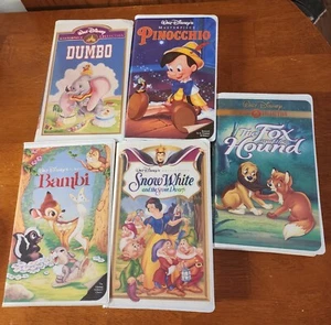Dumbo ~ Pinocchio ~ Bambi ~ Snow White ~ The Fox and the Hound VHS LOT - Picture 1 of 3
