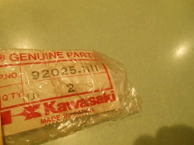 2 NOS OEM Kawasaki ZR550 ZR1100 KZ650 +++ CUÑA 3,05T Cantidad 2 # 92025-1111 Foto 1 de 2