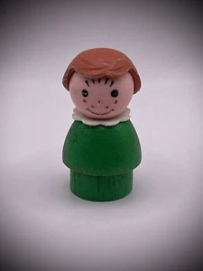 Vintage Fisher Price Little People GIRL w/ BROWN HAIR & FRECKLES GREEN WOOD - Picture 1 of 2