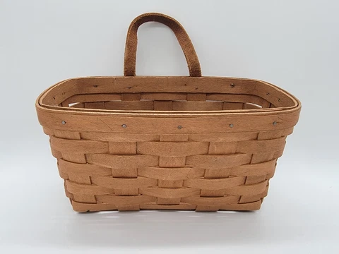 Medium Wall Hanging Key Basket 1988 Longaberger Cover