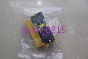 1Pcs New BI20-CP40-GY3X2 - Picture 1 of 1