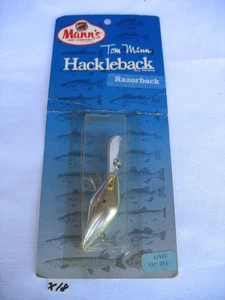 VINTAGE TOM MANN HACKLEBACK RAZORBACK FISHING LURE IN PACKAGE - Picture 1 of 4