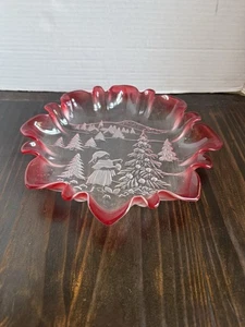 Plato de árbol de Navidad esmerilado rojo arándano Mikasa - Imagen 1 de 4