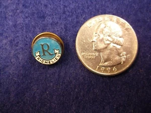 VERY RARE VTG ANTIQUE STERLING SILVER & GUILLOCHE ENAMEL LAPEL PIN - "RICHELIEU" - Picture 1 of 7