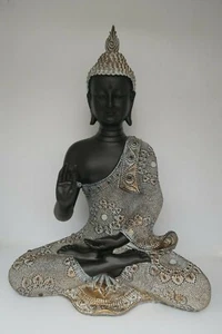 Buda Meditando con Bata Tribal Boho Estatua Adorno Estatuilla Decoración del Hogar - Imagen 1 de 12