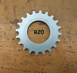 NOS Vintage SunTour R20 Winner Ultra 6-7 Cogs for Freewheel Road Bicycle - Picture 1 of 2