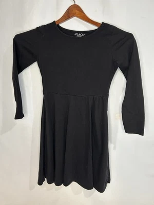 Vestido básico negro manga larga Children’s Place Girls. Corazón recorte talla 7/8 Foto 1 de 4