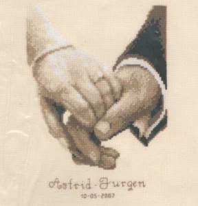 Vervaco Counted Cross Stitch Kit "Holding Hands" Anniversary Wedding 7.6 x 6.4" - Picture 1 of 5