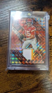 2023 Panini Spectra Patrick Mahomes II Patch Neon Orange Sunday Spectacle /10 - Bild 1 von 2
