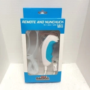 Old Skool Nunchuk und Remote Control Cover für Nintendo Wii und Wii U - Weiß - Bild 1 von 2