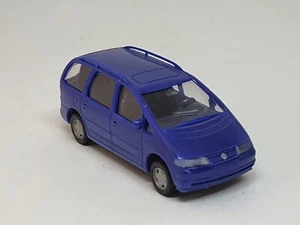 Volkswagen Sharan in blau von Wiking Modellauto (2f)   - Bild 1 von 2