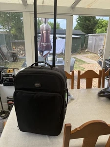 TAMRAC CAMERA SUITCASE WITH WHEELS AND HANDLE - Picture 1 of 10