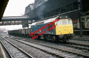 Original 35mm Railway Slide (E97) 25210 @ Manchester Victoria Dec 1982 - Bild 1 von 1