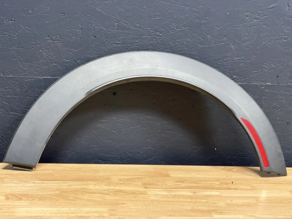 2016-2020 MINI COOPER F56 MOLDURA DE ALARGAMENTO DE ARCO DE RODA TRASEIRA ESQUERDA FABRICANTE DE EQUIPAMENTO ORIGINAL JCW - Imagem 1 de 3