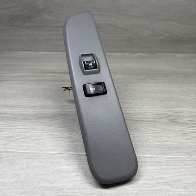 Interruptor de ventana eléctrica derecha gris pasajero GMC Envoy 2006 2007 2008 2009 OEM 15857238 Foto 1 de 4