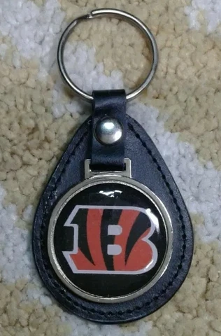 Vtg Cincinnati Bengals NFL football Leather Keychain Keyring Fob NOS Cover