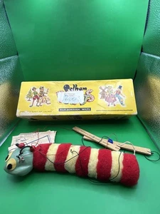 Marionetas Pelham vintage muy raras oruga color blanco y rojo años 60 con caja - Imagen 1 de 12